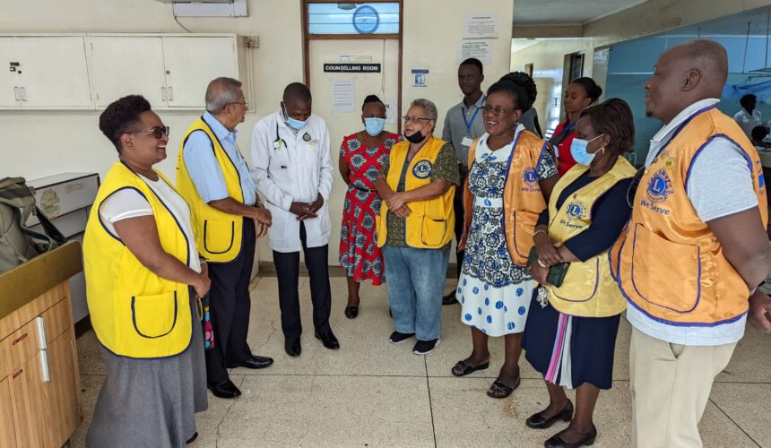 Children at Obama ward smile.